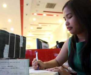 Doanh nghiệp khổ vì lãi vay nợ cũ