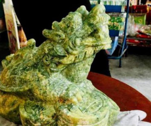 Phát hiện cổ vật bằng đá quý nặng gần 20 kg