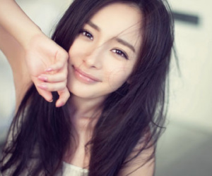 Bố chồng khẳng định Dương Mịch đẹp "không dao kéo"