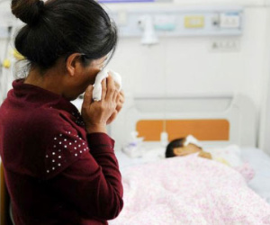Kinh hoàng: Bé trai bị hàng xóm móc mắt vì tranh chấp đất đai
