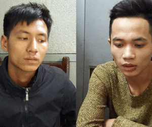 Bắt gọn 2 thanh niên chuyên giật dây chuyền vàng ở Hà Nội