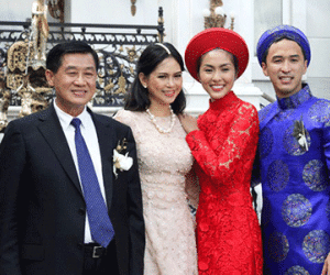 Cuộc sống đẳng cấp vạn người mơ ước của mẹ chồng Hà Tăng