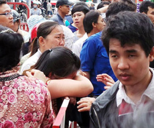 Người chồng bất lực đứng nhìn vợ con chết cháy