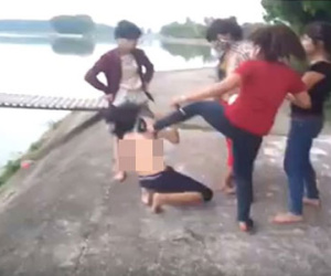 Một nữ sinh bị lột áo, đánh hội đồng và bắt nhảy xuống sông gây phẫn nộ ở Bắc Giang