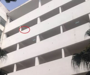 Một phụ nữ nhảy từ tầng 6 ĐH Xây dựng, để lại sách kinh sám hối