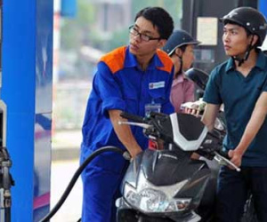 Xăng giảm giá từ 15h chiều nay