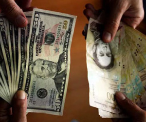 Cướp chê tiền ở Venezuela vì lạm phát