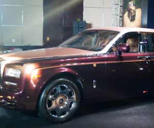 Đẳng cấp Rolls-Royce Phantom Lửa Thiêng