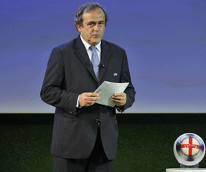 FIFA sẽ bầu cử chủ tịch đúng lịch, Platini lâm nguy