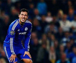 Hazard gây xôn xao vì bấm nút like trên mạng xã hội