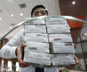 Nợ công tăng nhanh, áp lực trả nợ lớn