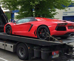 Siêu bò Lamborghini Aventador Roadster xuất hiện tại Hà Nội