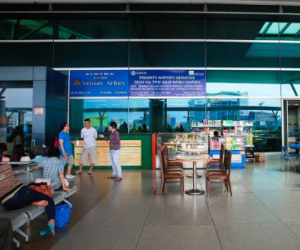 Vì sao Tân Sơn Nhất vào danh sách sân bay tệ nhất thế giới?