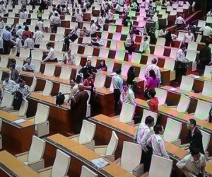 Chỉ 4 người phát biểu, hơn 9 giờ, Quốc hội đã nghỉ họp
