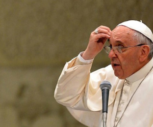 Vatican bác tin Giáo hoàng Francis bị u não