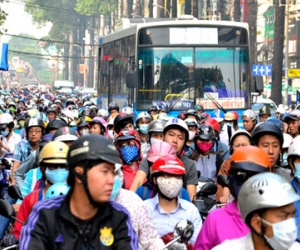 3 tai nạn liên tiếp giữa ngã tư, đường kẹt cứng