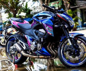 Kawasaki Z800 độ dàn áo sặc sỡ của biker Sài Gòn