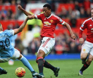 "Quỷ đỏ" bất lực trong việc tiêu diệt "gã hàng xóm" đáng ghét tại sào huyệt Old Trafford