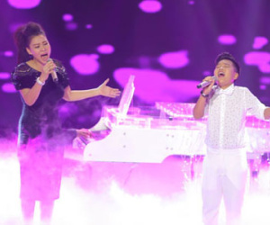 Thu Minh gây tranh cãi khi song ca lấn át thí sinh Voice Kids