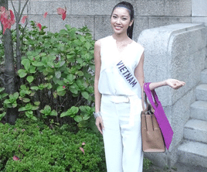 Thúy Vân tự tin thuyết trình bằng tiếng Anh tại Miss International