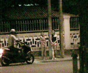 Bi kịch của người phụ nữ đẹp lấy chồng vũ phu phải đi bán dâm
