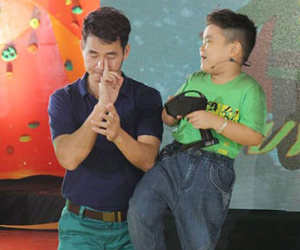 Bố con Xuân Bắc - MC Quang Minh so găng trên truyền hình
