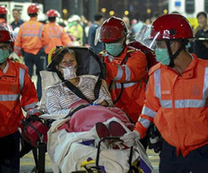 Hong Kong: Tàu cao tốc đâm vật thể lạ, 121 người bị thương