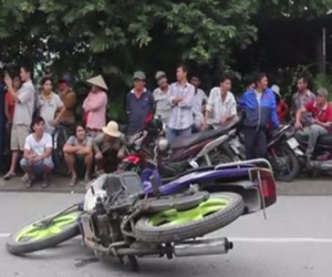 Nước mắt căm hận của người vợ bị chồng tông xe