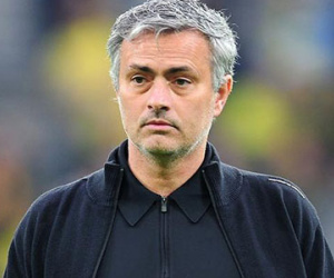 Abramovich mất bao nhiêu tiền nếu sa thải Mourinho?