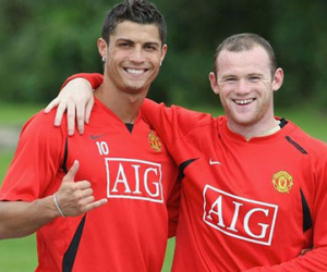 Cristiano Ronaldo và Rooney có thể khoác áo MU hè tới