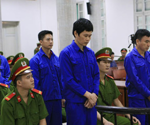 Quan đường sắt nức nở, trong lòng thấy "rất đau"