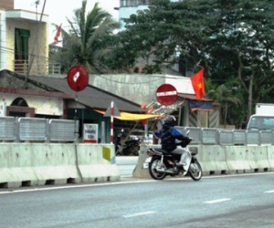 Phó chủ tịch huyện bị tấn công khi đi "vi hành"