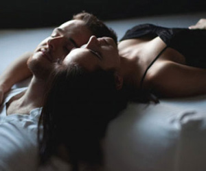 Tôi phải làm gì khi vợ mang sextoy đi công tác?