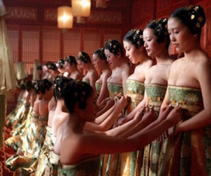 Vén màn tuyển phi tần cầu kỳ chi tiết của các Hoàng đế Trung Hoa