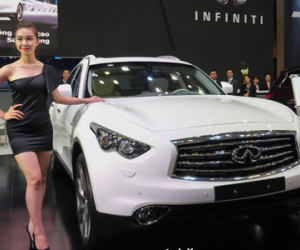 Xế sang Infiniti trên sân khấu VMS 2015