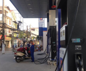 Vụ đổ 56L xăng vào bình 50L: "Xe tao đổ thường xuyên có sao đâu?"