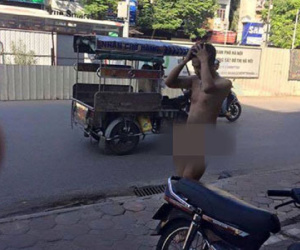 Hoảng hồn với nam thanh niên khỏa thân “dạo phố” Cầu Giấy