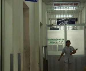 Hung thủ tưới xăng đốt người tình đã tử vong