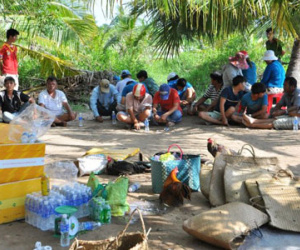 Công an nổ súng phá trường gà, bắt giữ 21 người
