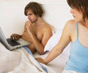 Cách đối phó khi chồng nghiện phim “đen”
