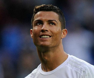 Ronaldo từ chối cam kết giải nghệ tại Real