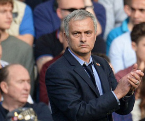 TIẾT LỘ: Mourinho bị cầu thủ Chelsea "làm phản"