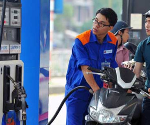 Giá xăng giảm rất mạnh từ 15h chiều nay