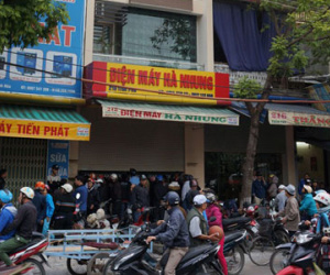 Hé lộ lý do chồng đầu độc vợ và 2 con rồi tự tử