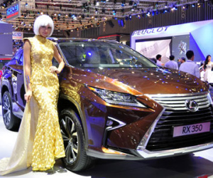 Lexus RX350 2016 chào khách hàng Việt