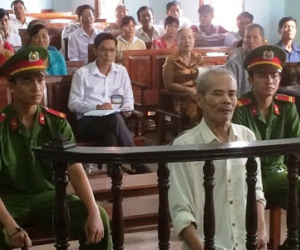 Người đàn ông 72 tuổi giết vợ rồi xin lĩnh 2 năm tù