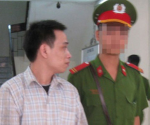 Thuê ô tô đem bán rồi báo chủ phương tiện đến chuộc về