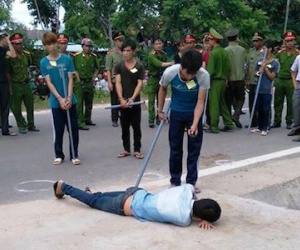 Khởi tố 24 người ném đá làm trung úy công an tử vong
