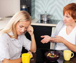 Mẹ chồng ngoa ngoắt nói tôi: "Chửa được chắc gì đẻ được"