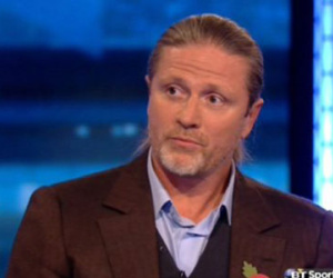 Emmanuel Petit: "Cầu thủ Arsenal nên ở nhà mà xem tivi"